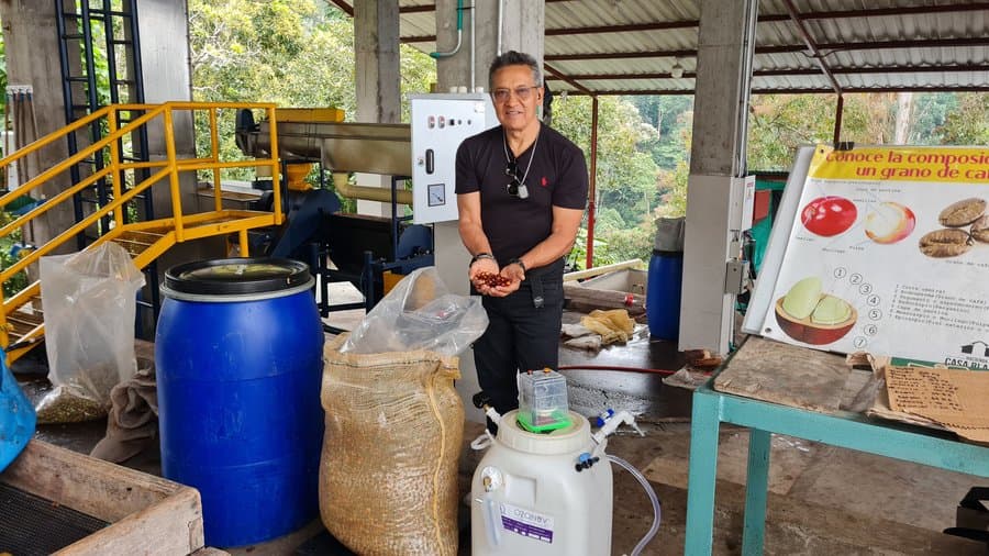 Equipo de ozono OZONUV instalado en un beneficiadero